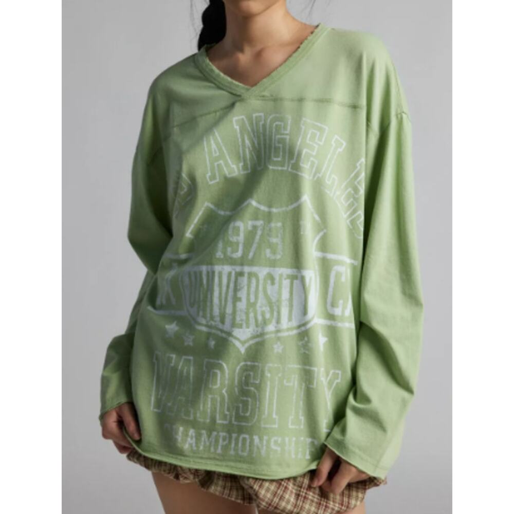 URBAN OUTFITTERS Med Varsity Vintage Sporty Graphic V-Neck Long Sleeve Tee Green - Picture 4 of 13